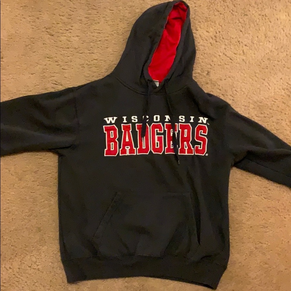 Wisconsin badgers sweatshirt